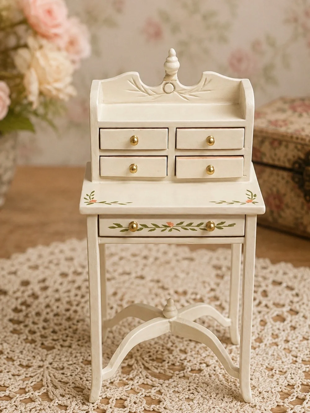 Classic Cream Mini Storage Chest with Floral Accents